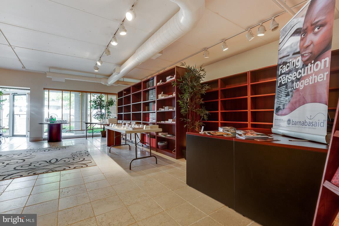 CURRAN SQUARE - Commercial Sale