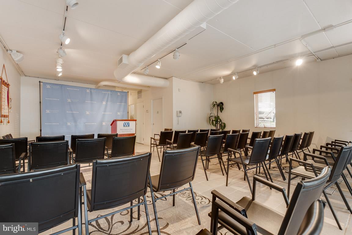 CURRAN SQUARE - Commercial Sale