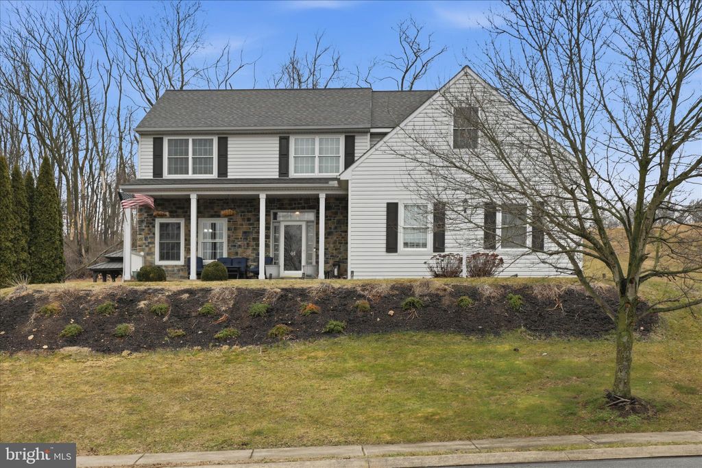 Photo of 44 Silver Drive, ELIZABETHTOWN, PA 17022 (MLS # PALA2083616)