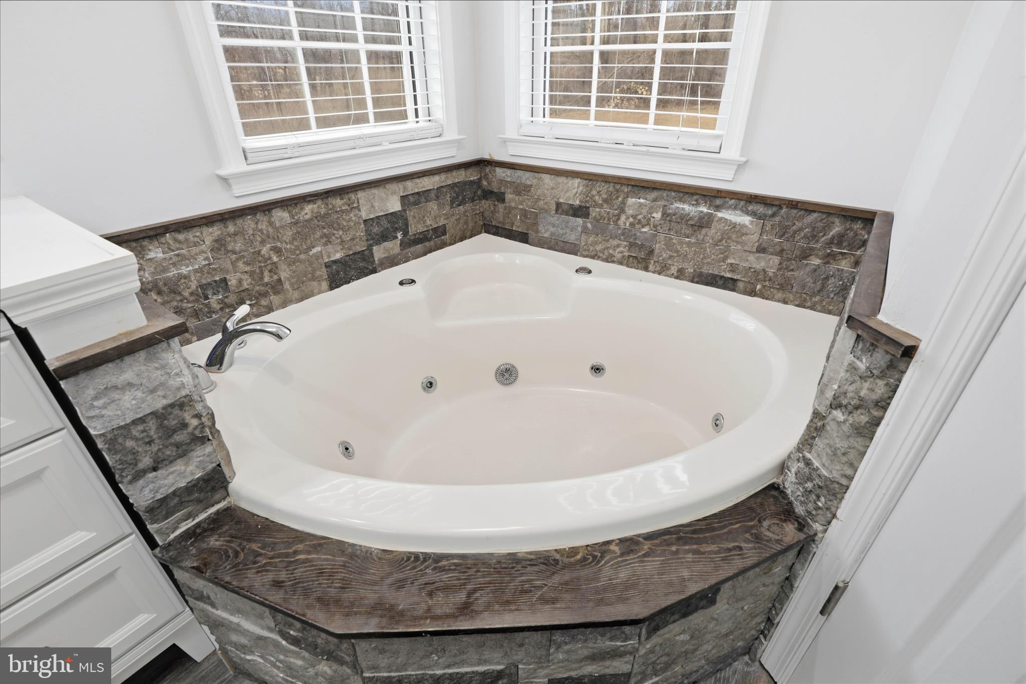 MAPLE GLEN - Residential