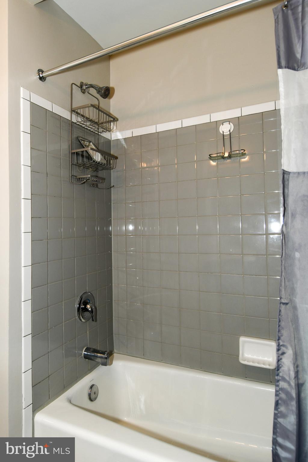 BELLE VIEW - Residential Lease