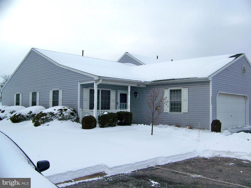 Photo of 3044 Village Circle W, YORK, PA 17404 (MLS # PAYK2097184)