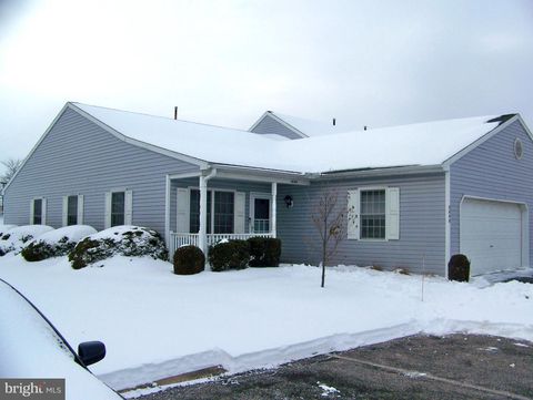 3044 VILLAGE CIRCLE W YORK PA 17404