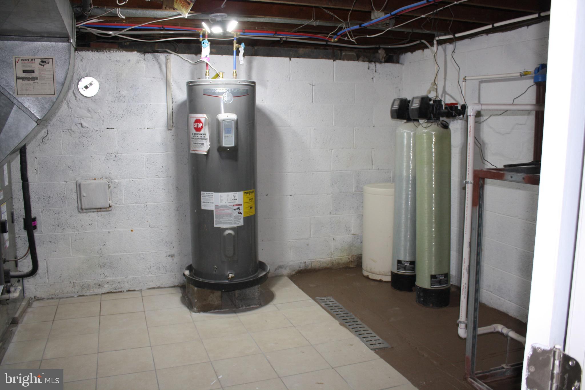 LANGHORNE CREST - Residential