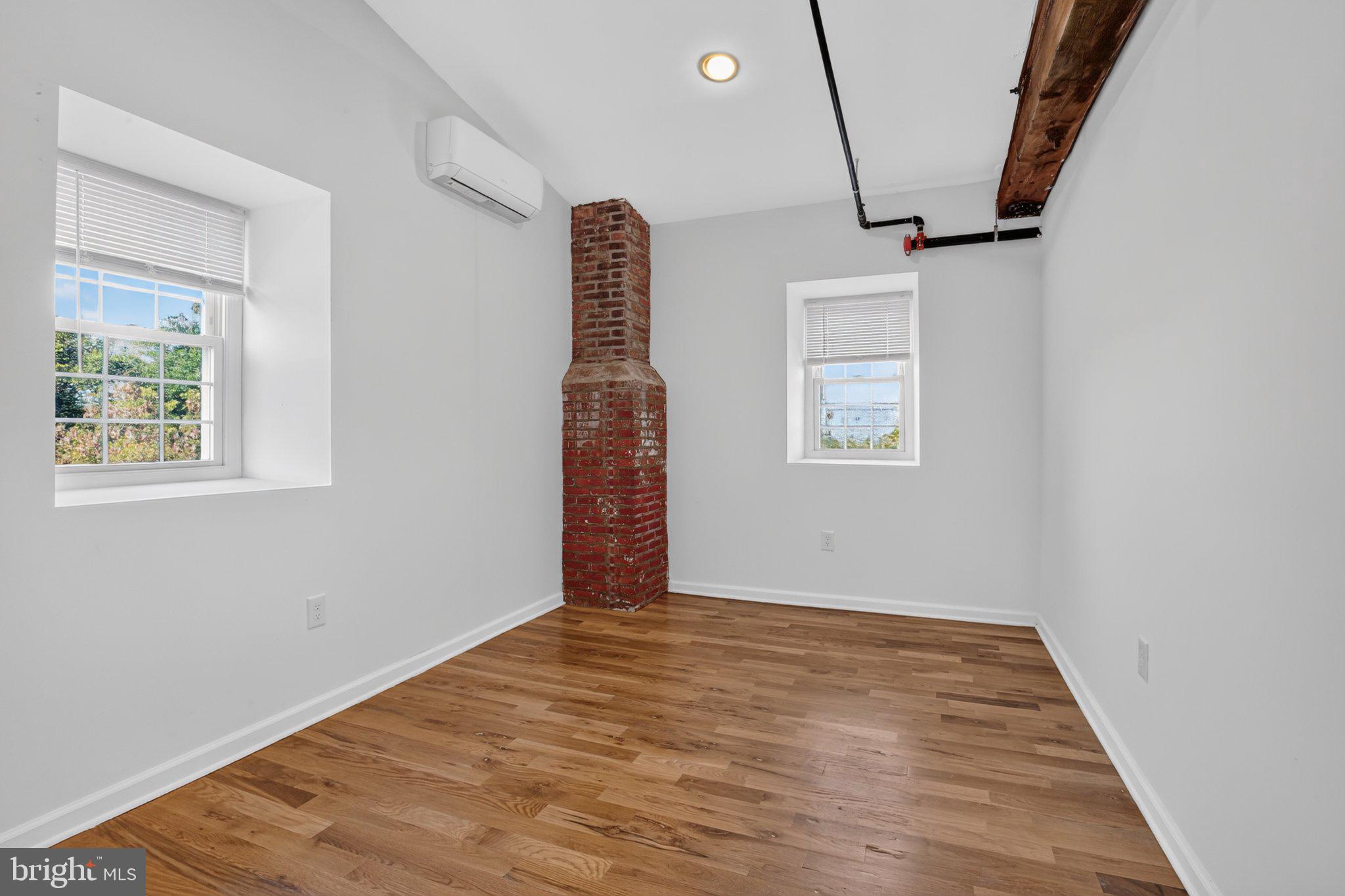 200 W MARSHALL STREET 4