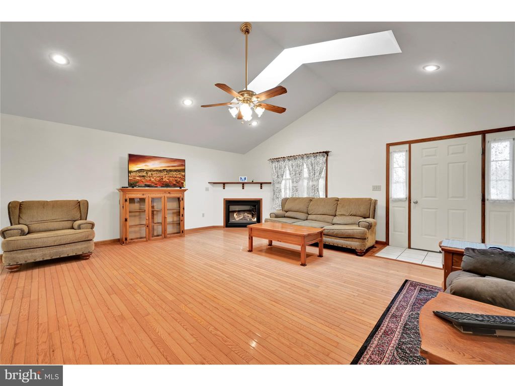 Photo of 136 MILLSTONE DR, DENVER, PA 17517 (MLS # PALA2032638)