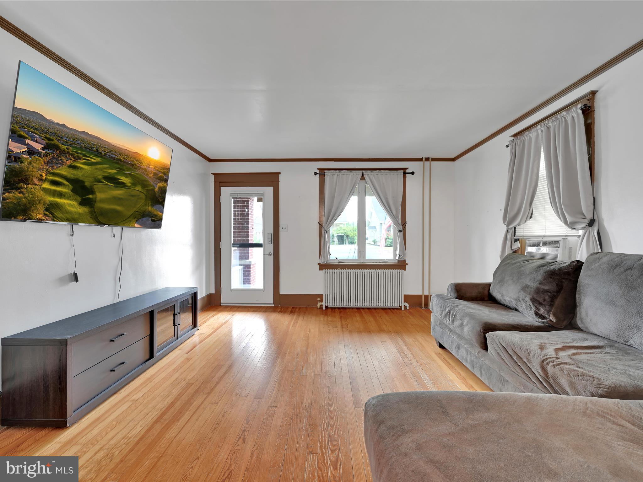 822 W MAIN STREET