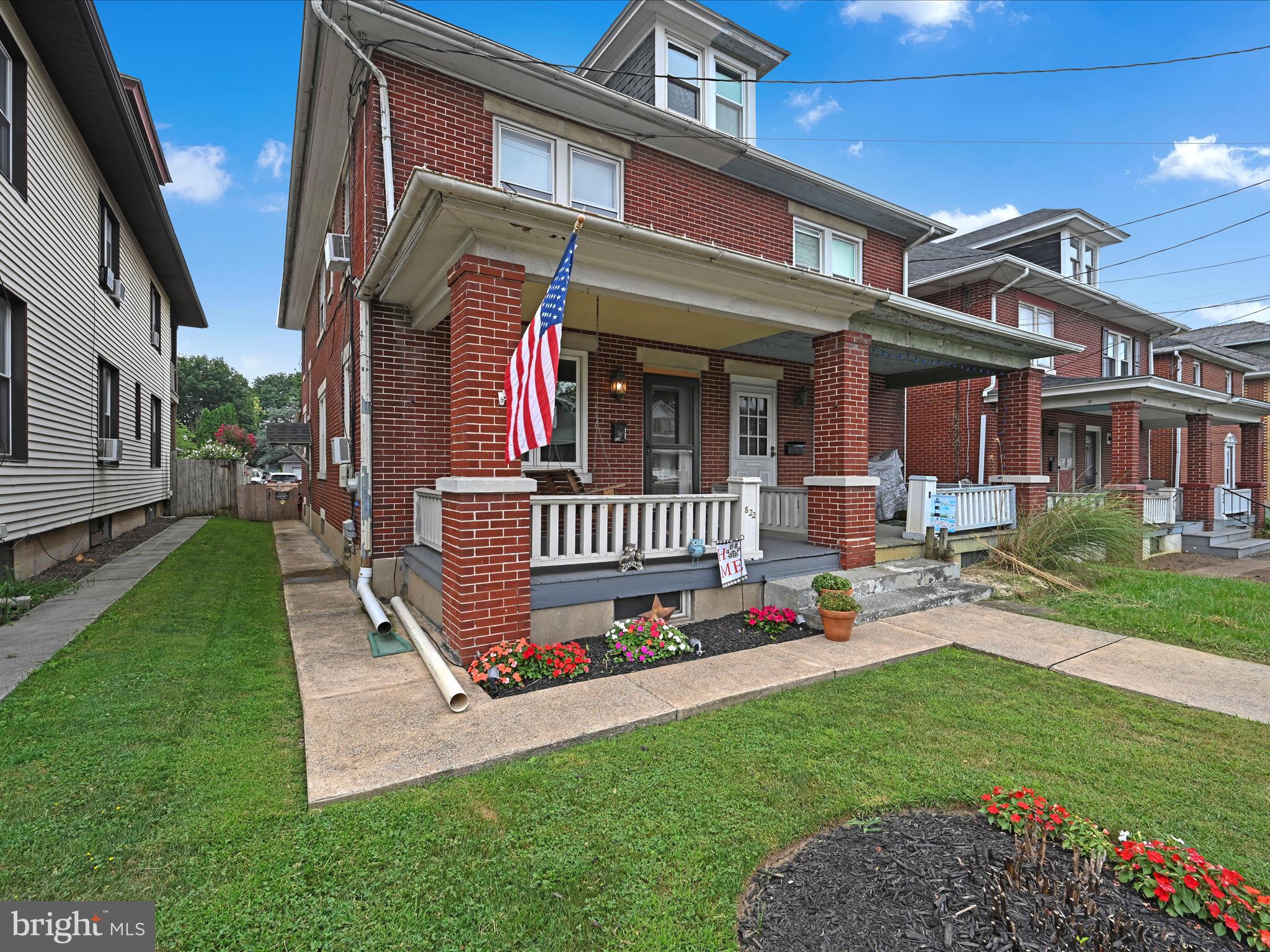 822 W MAIN STREET