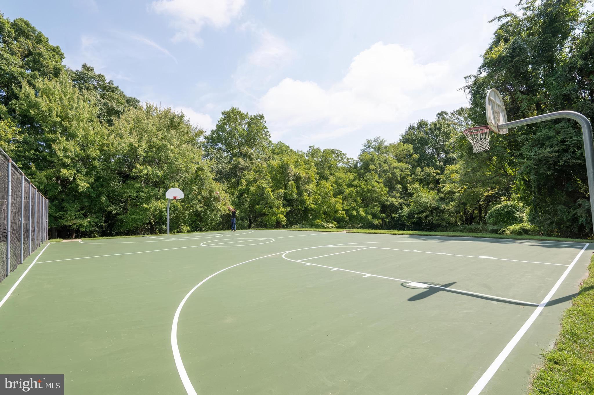 ADMIRAL REACH AT HARBOUR GATES - Residential