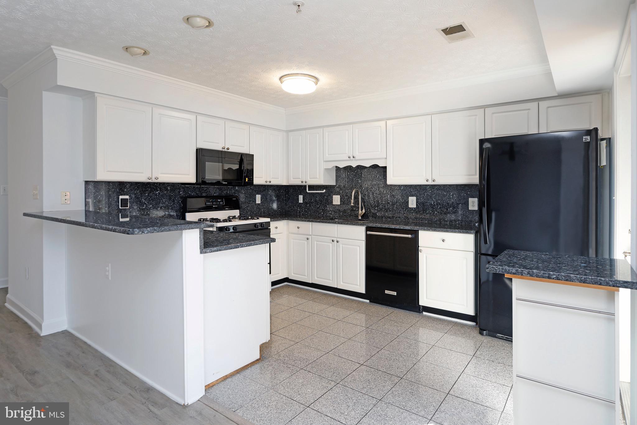 ADMIRAL REACH AT HARBOUR GATES - Residential