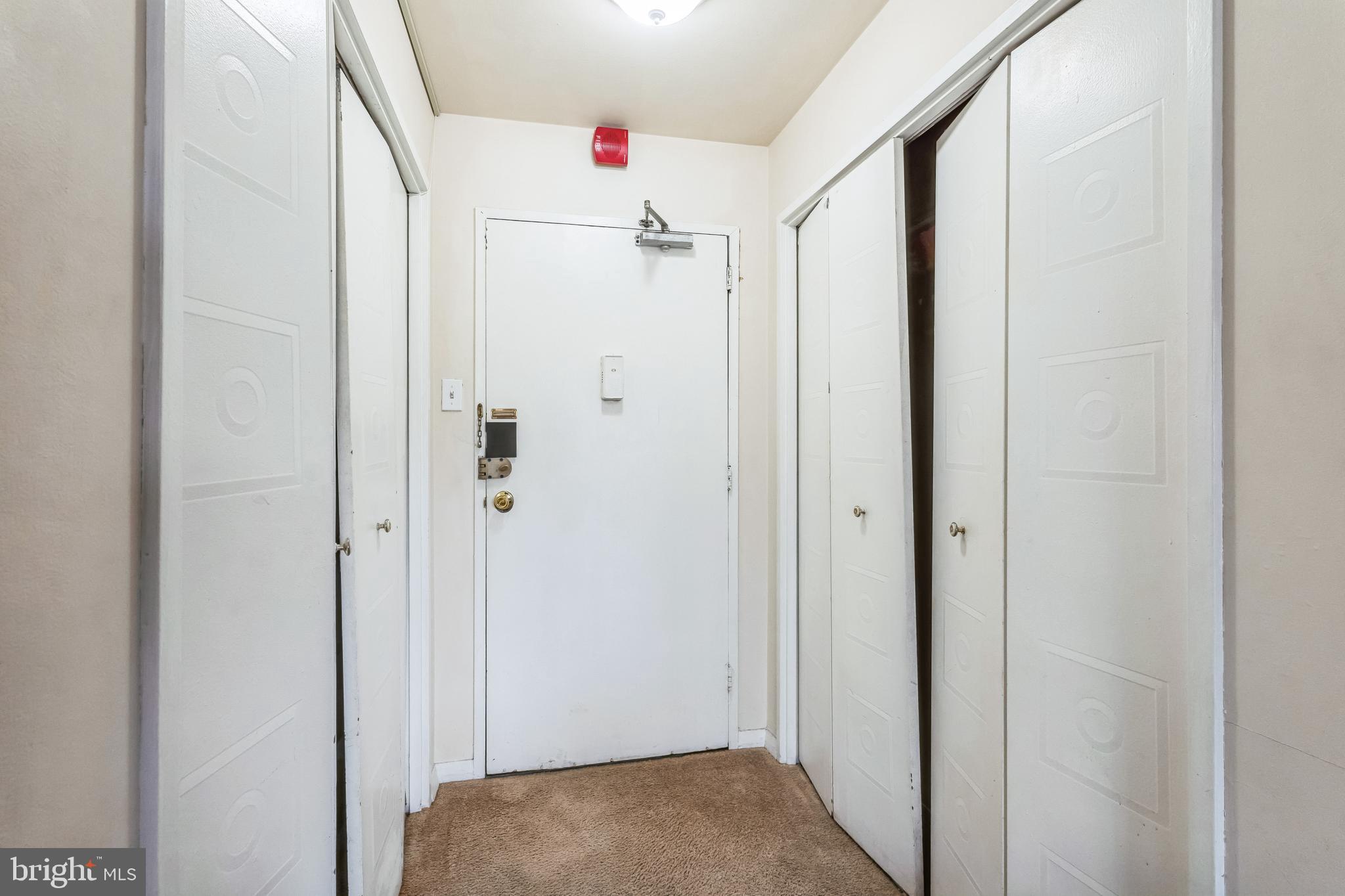 1900 LYTTONSVILLE ROAD 818