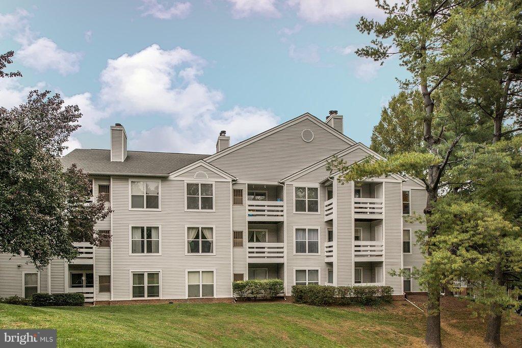 FOUR WINDS AT OAKTON - Residential