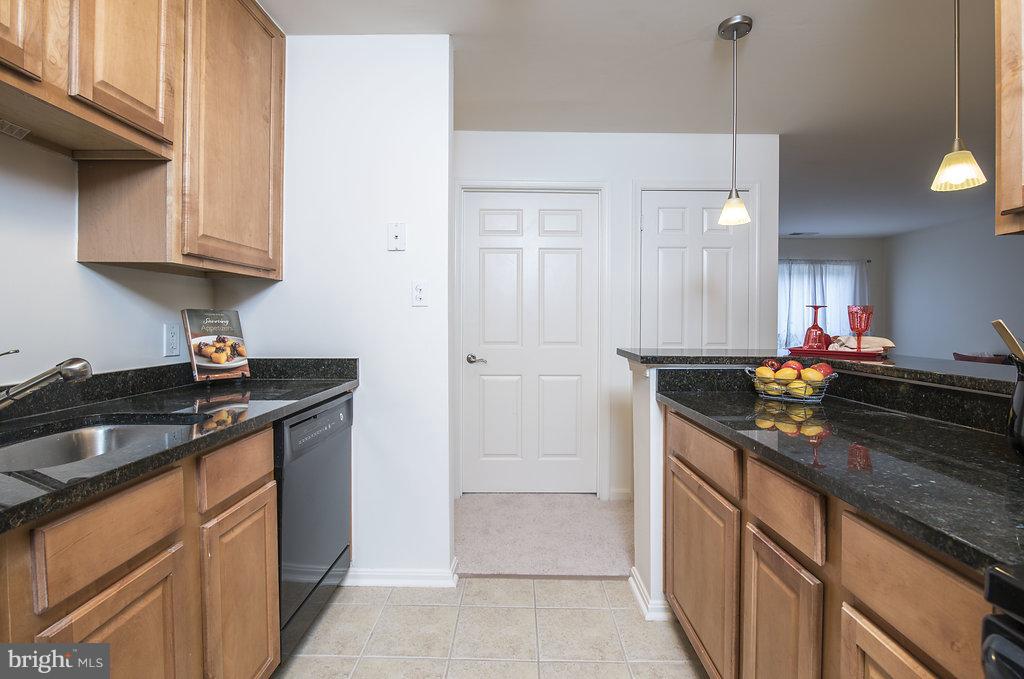 FOUR WINDS AT OAKTON - Residential