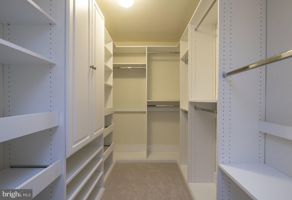 FOUR WINDS AT OAKTON - Residential