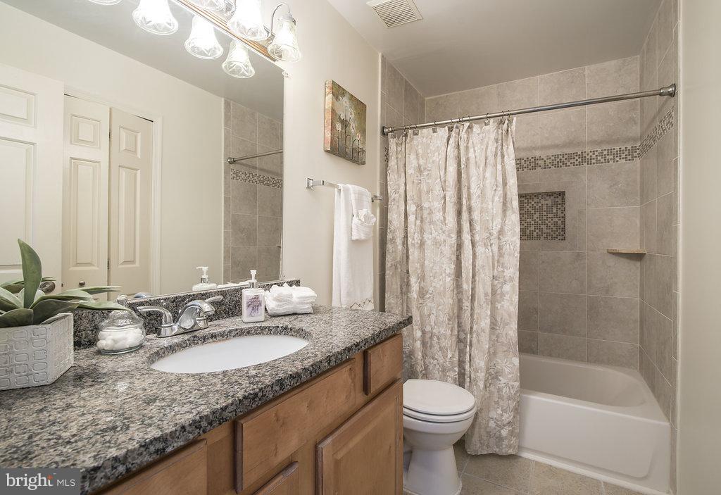 FOUR WINDS AT OAKTON - Residential