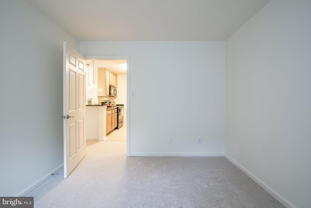 FOUR WINDS AT OAKTON - Residential