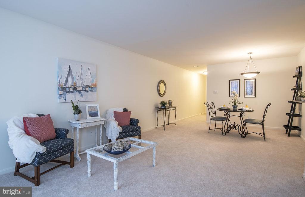 FOUR WINDS AT OAKTON - Residential