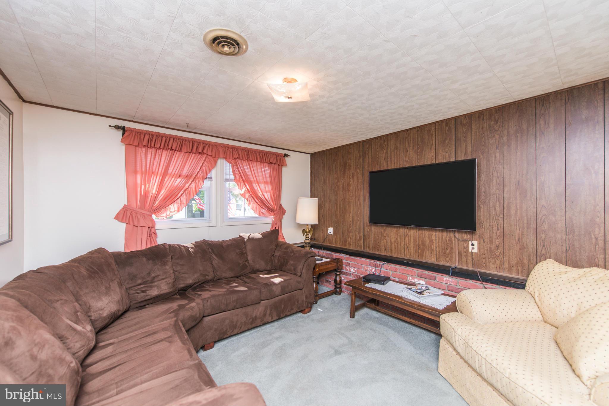 FOUR SEASONS ESTATES - Residential