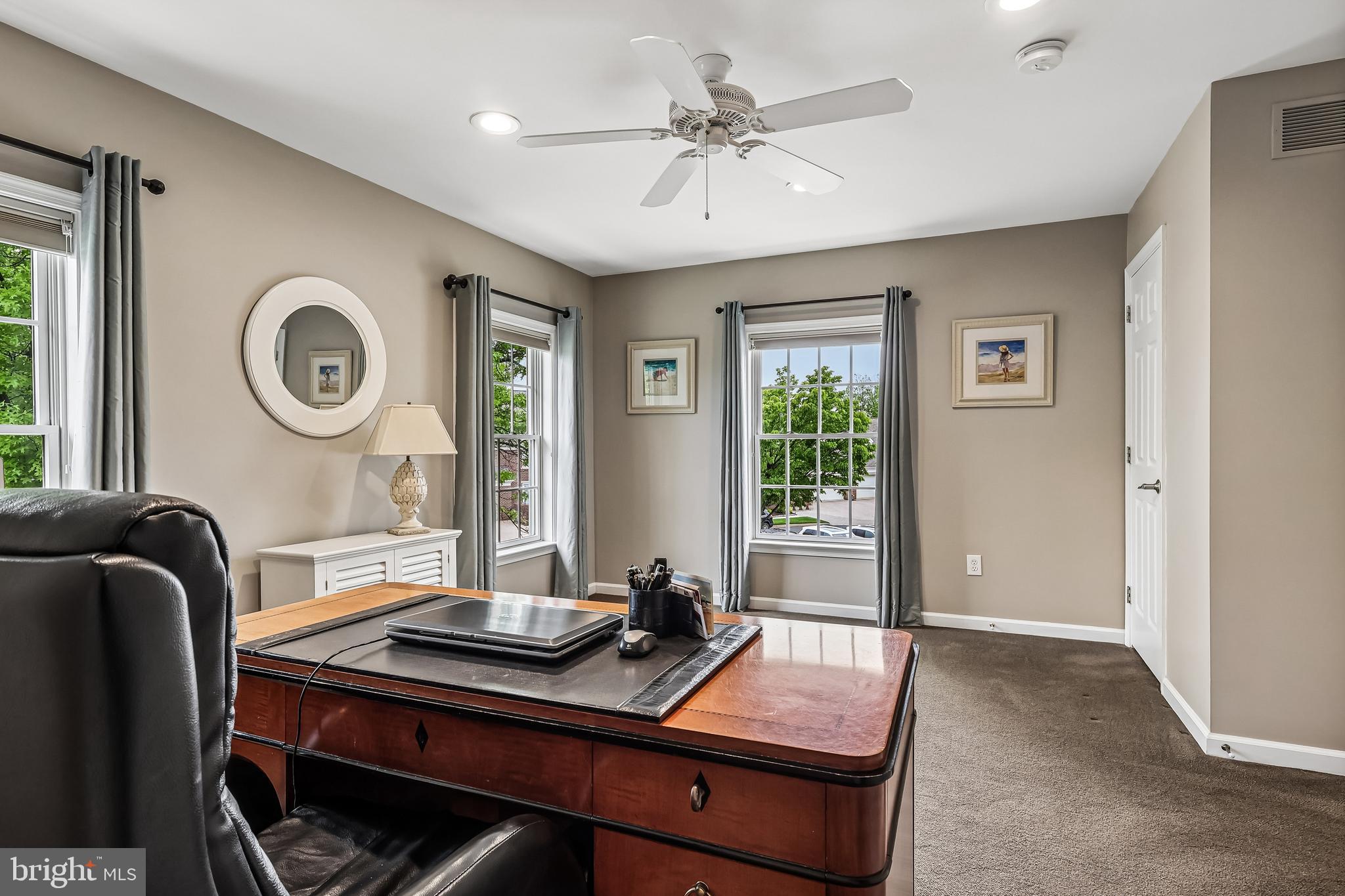 BELLE AIRE - Residential
