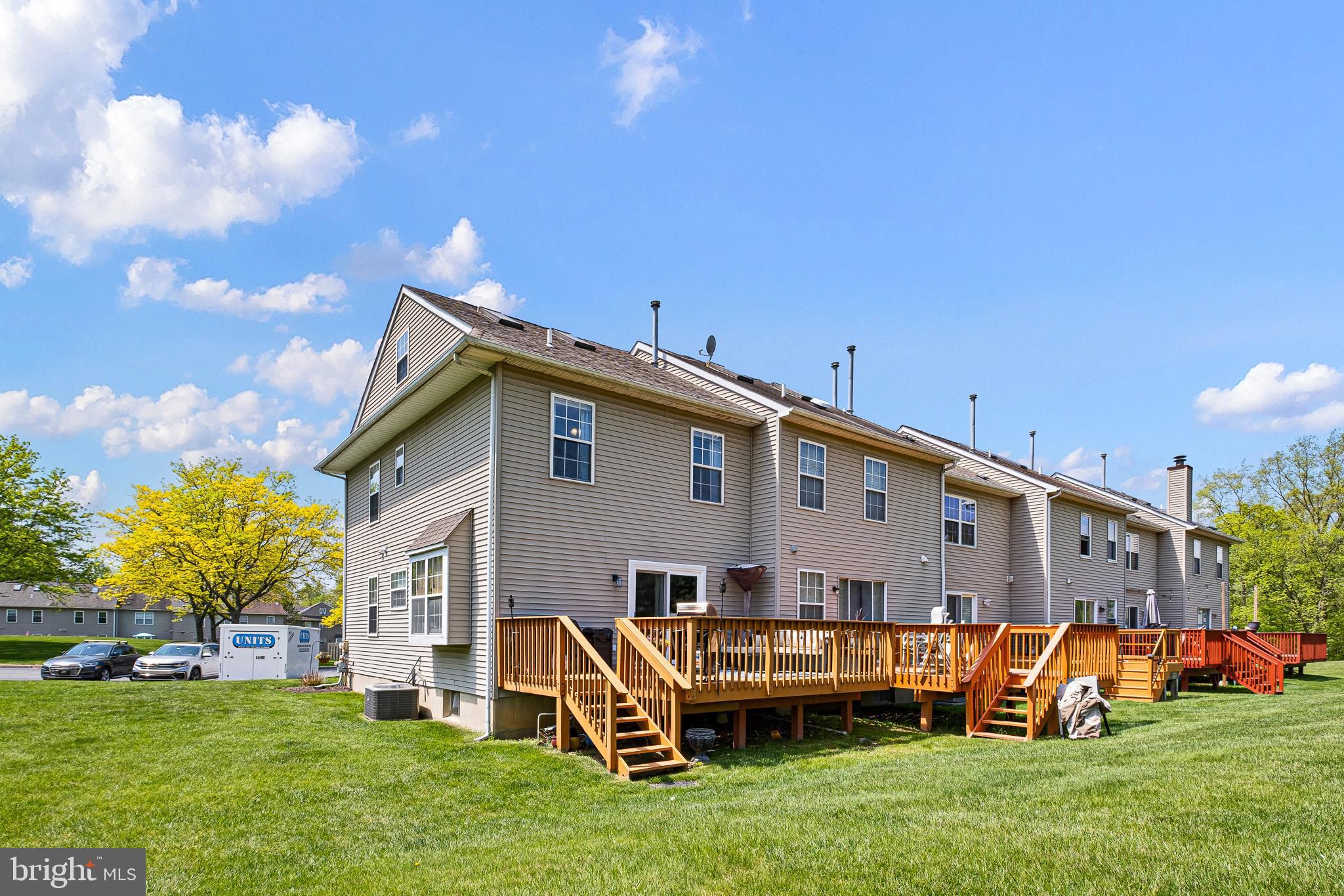CANTERBURY WOODS - Residential