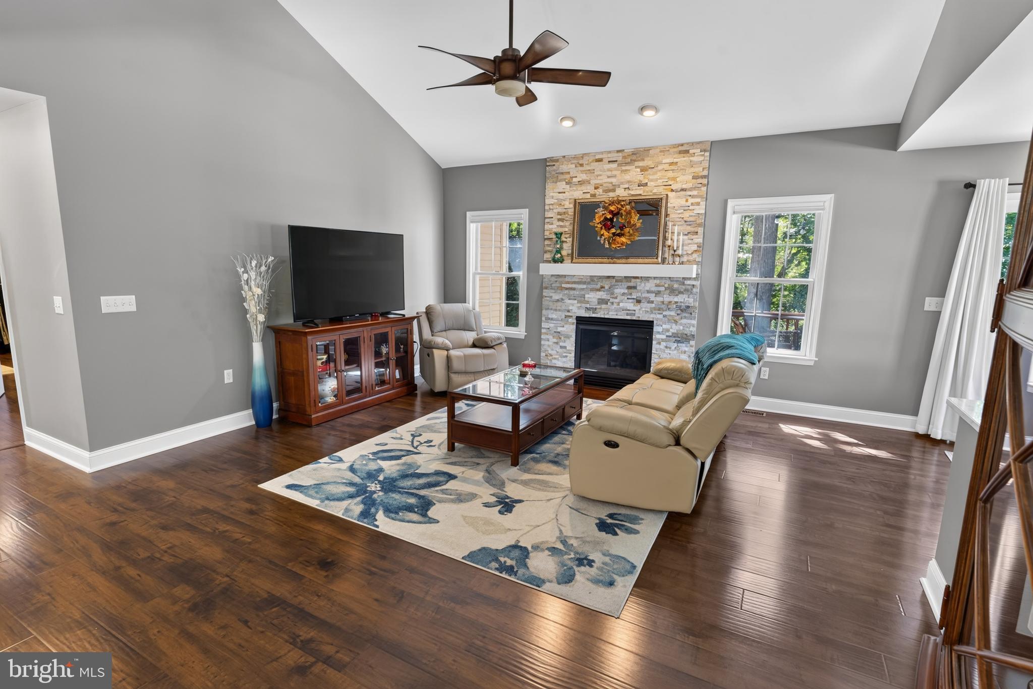 220 CREEKSIDE DRIVE