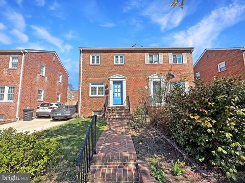 206 ADAMS AVENUE ALEXANDRIA VA 22301