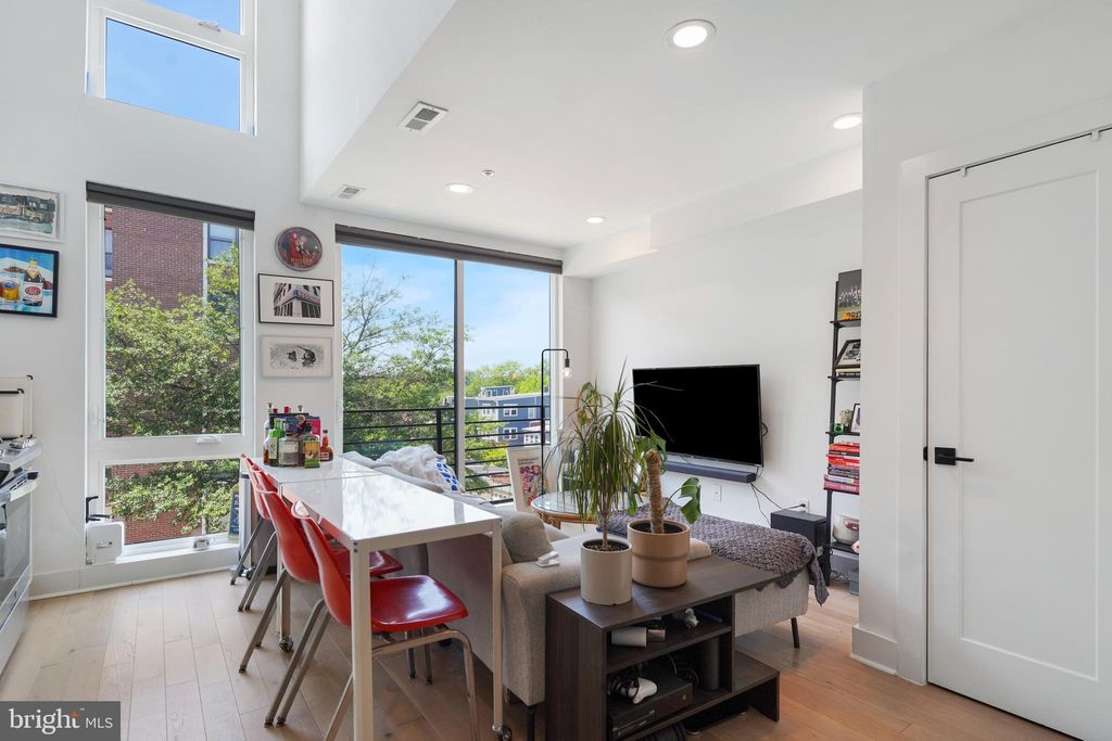 Photo of 3916 14th Street NW #5, WASHINGTON, DC 20011 (MLS # DCDC2262526)