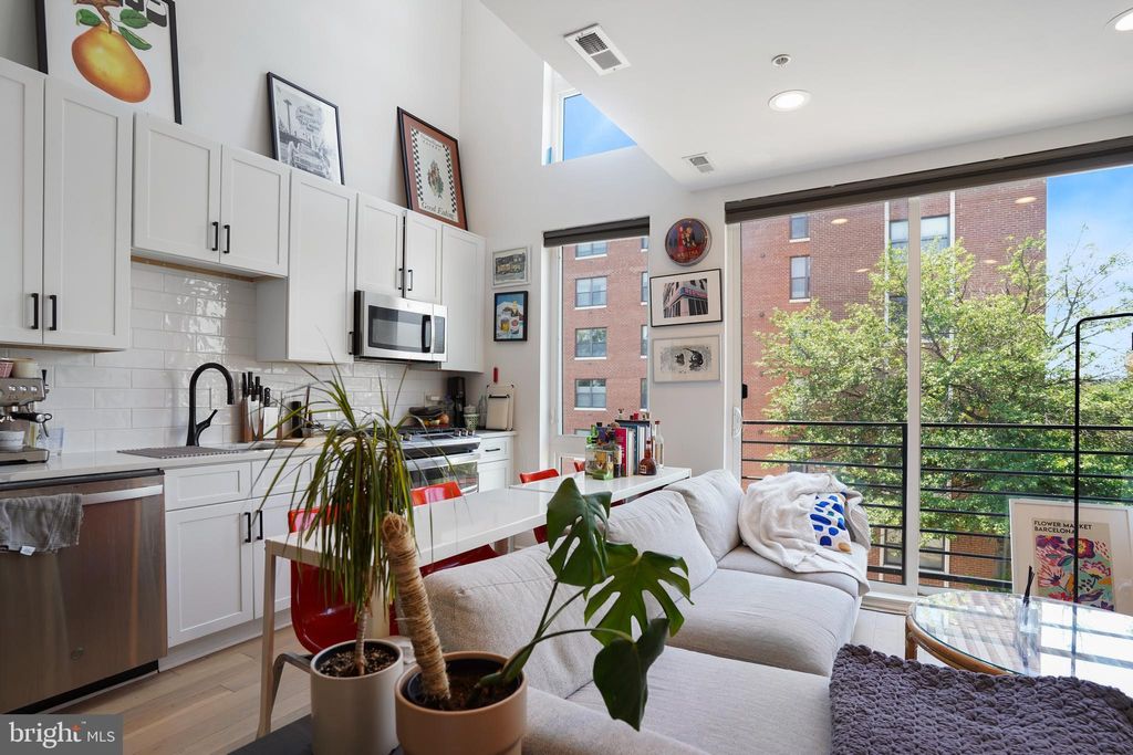 Photo of 3916 14th Street NW #5, WASHINGTON, DC 20011 (MLS # DCDC2262526)