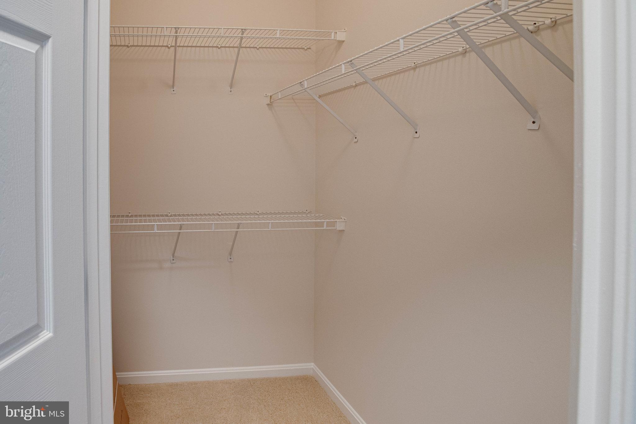 RANDOM HILLS - Residential Lease