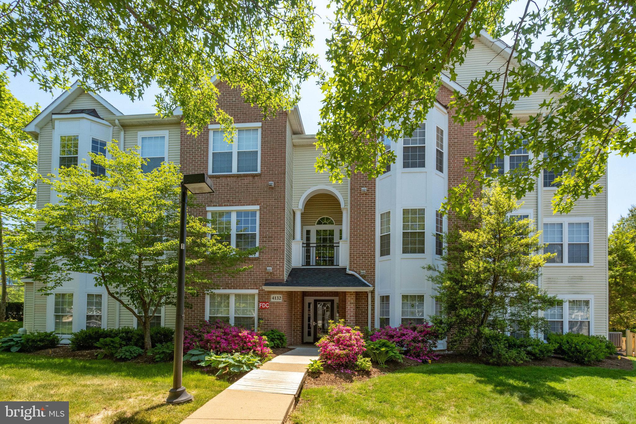 RANDOM HILLS - Residential Lease