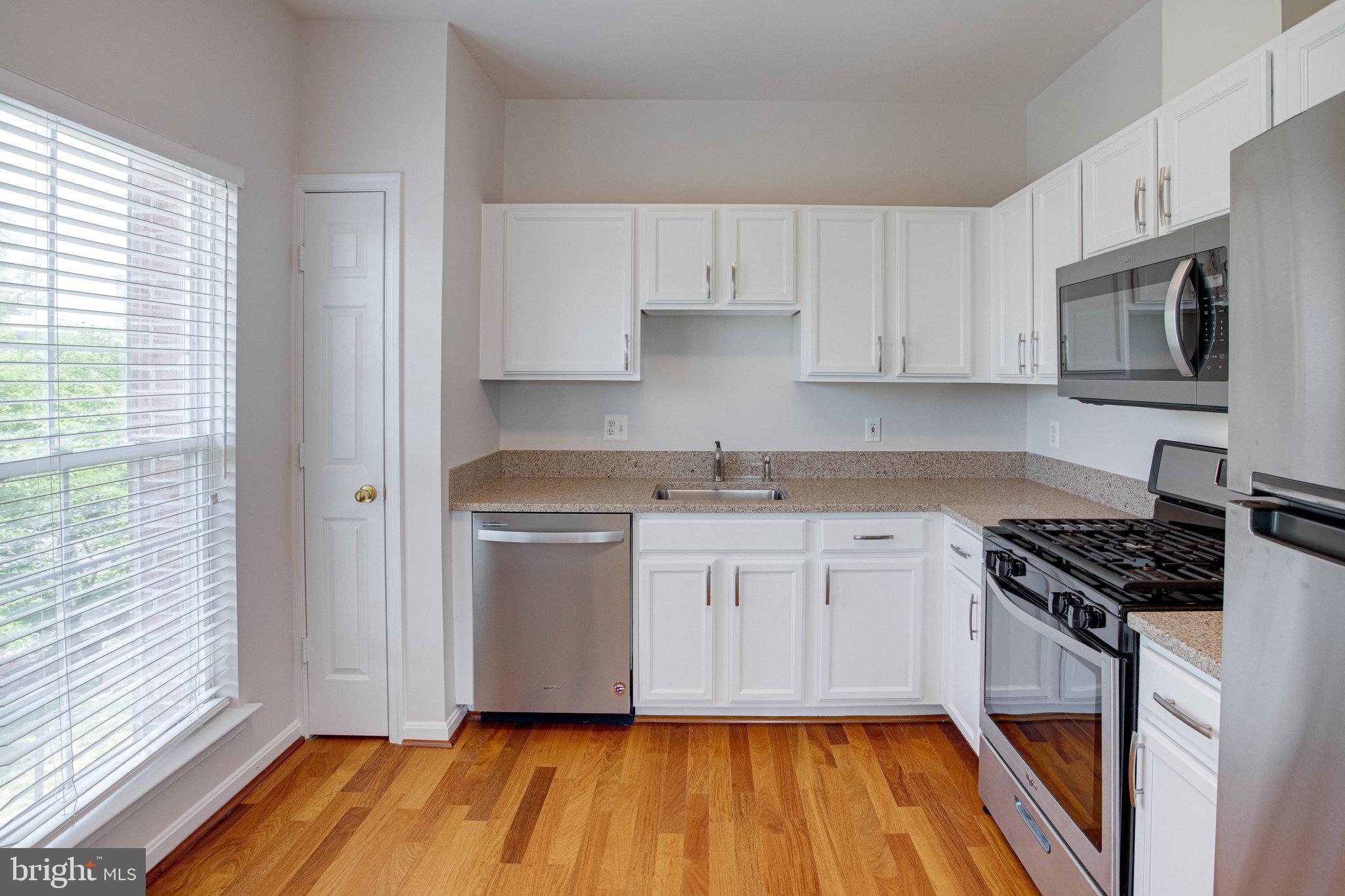 RANDOM HILLS - Residential Lease