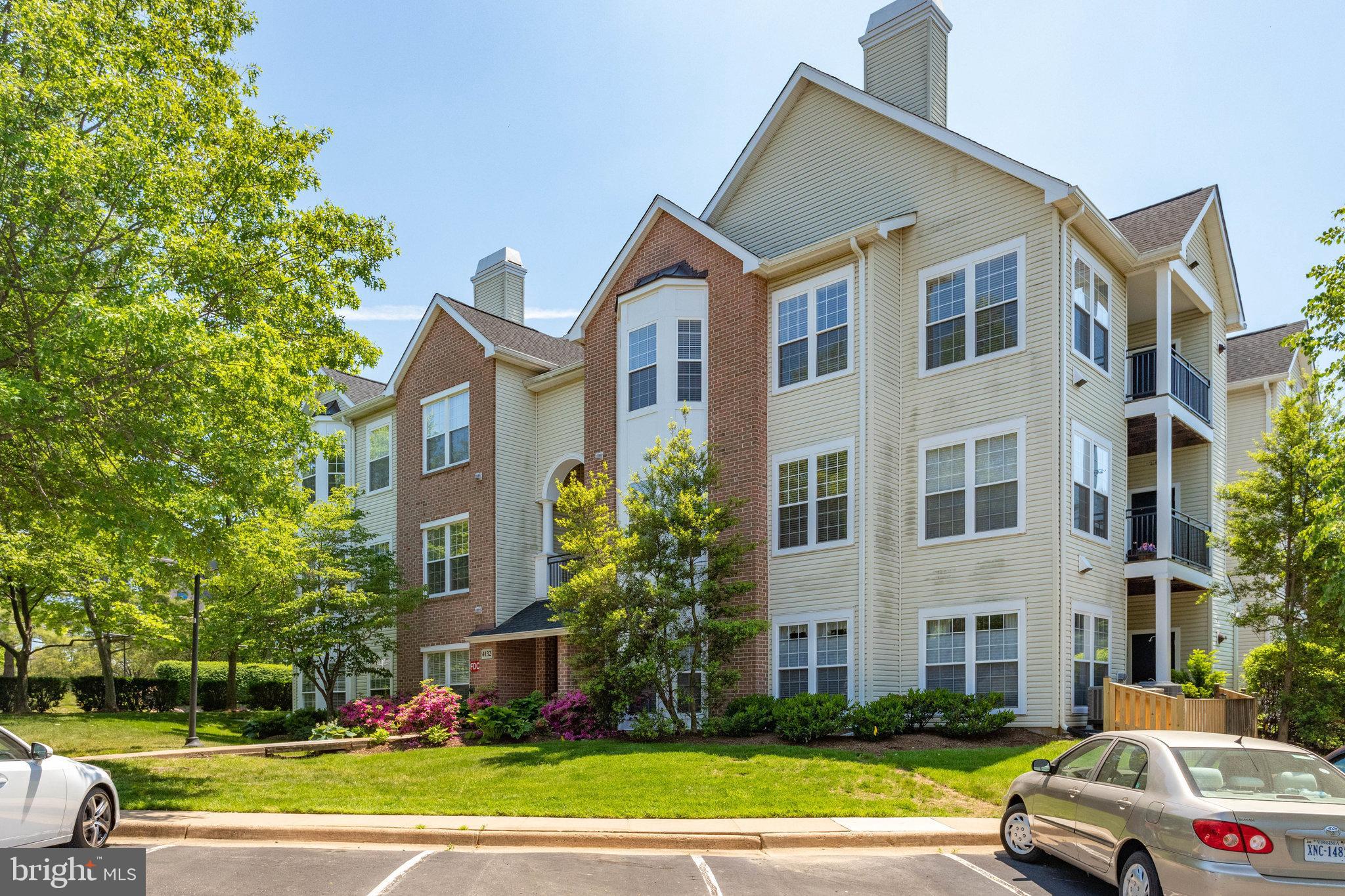 RANDOM HILLS - Residential Lease