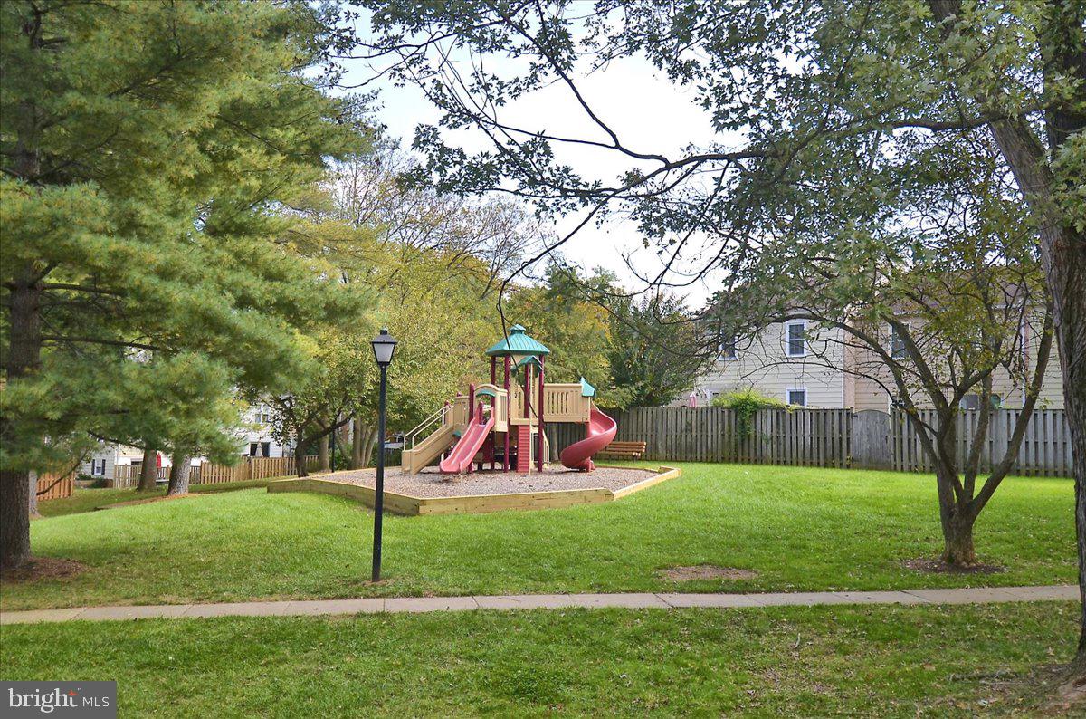 ROCKSHIRE TOWNHOMES - Residential
