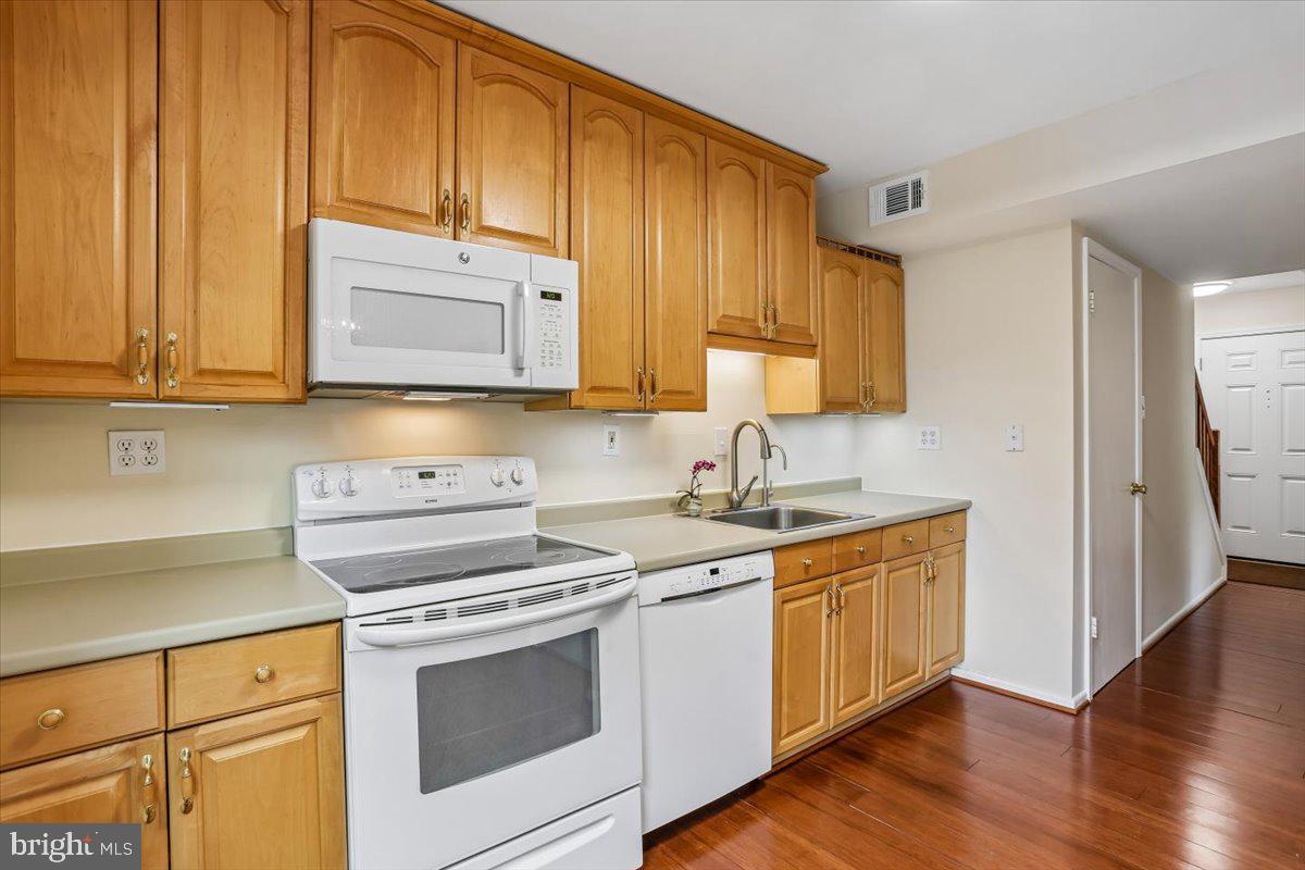 ROCKSHIRE TOWNHOMES - Residential