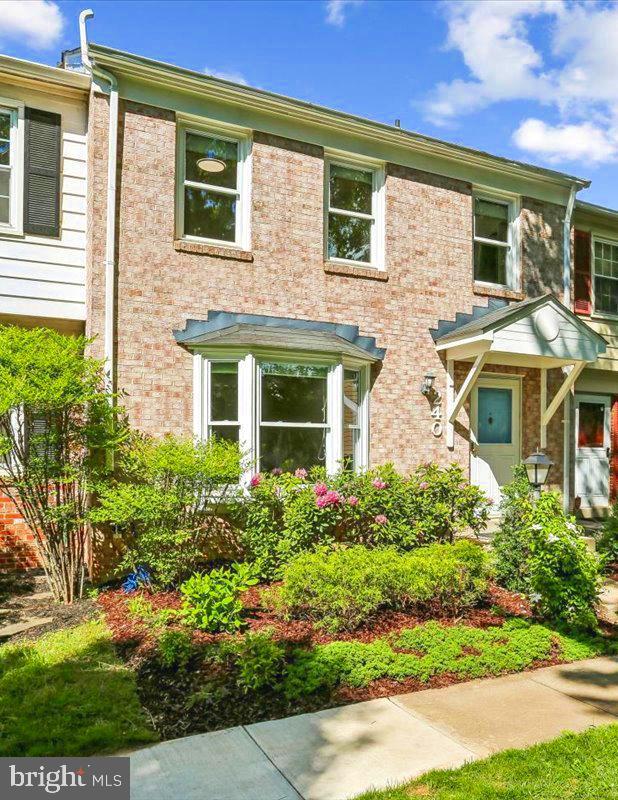 ROCKSHIRE TOWNHOMES - Residential
