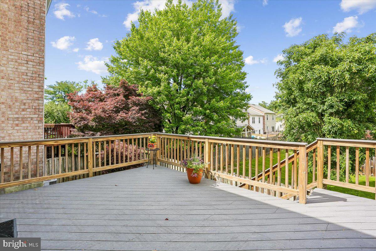 ROCKSHIRE TOWNHOMES - Residential