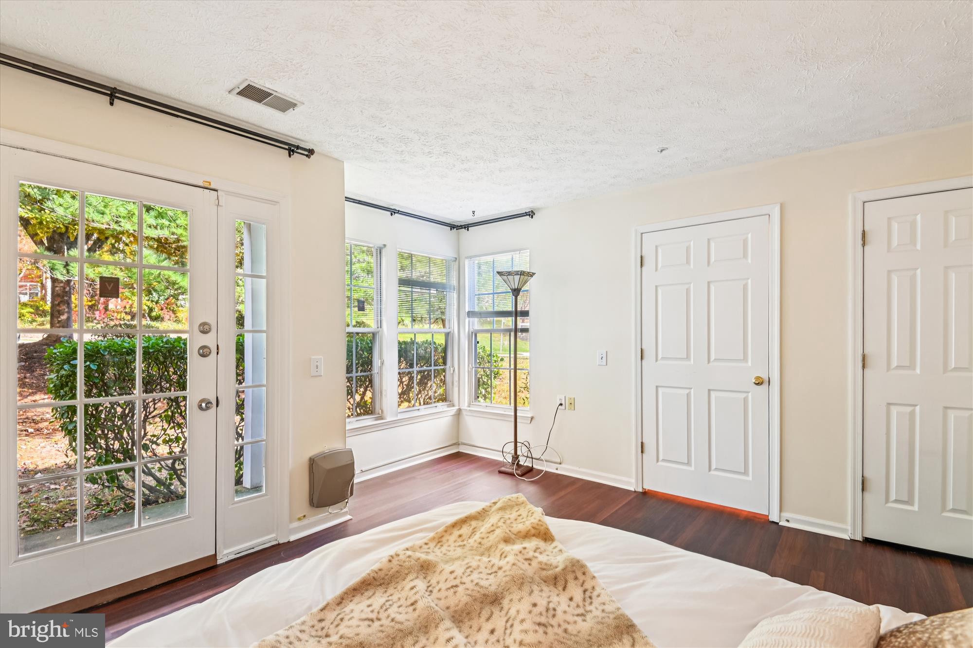 ELKRIDGE TOWN CENTER - Residential