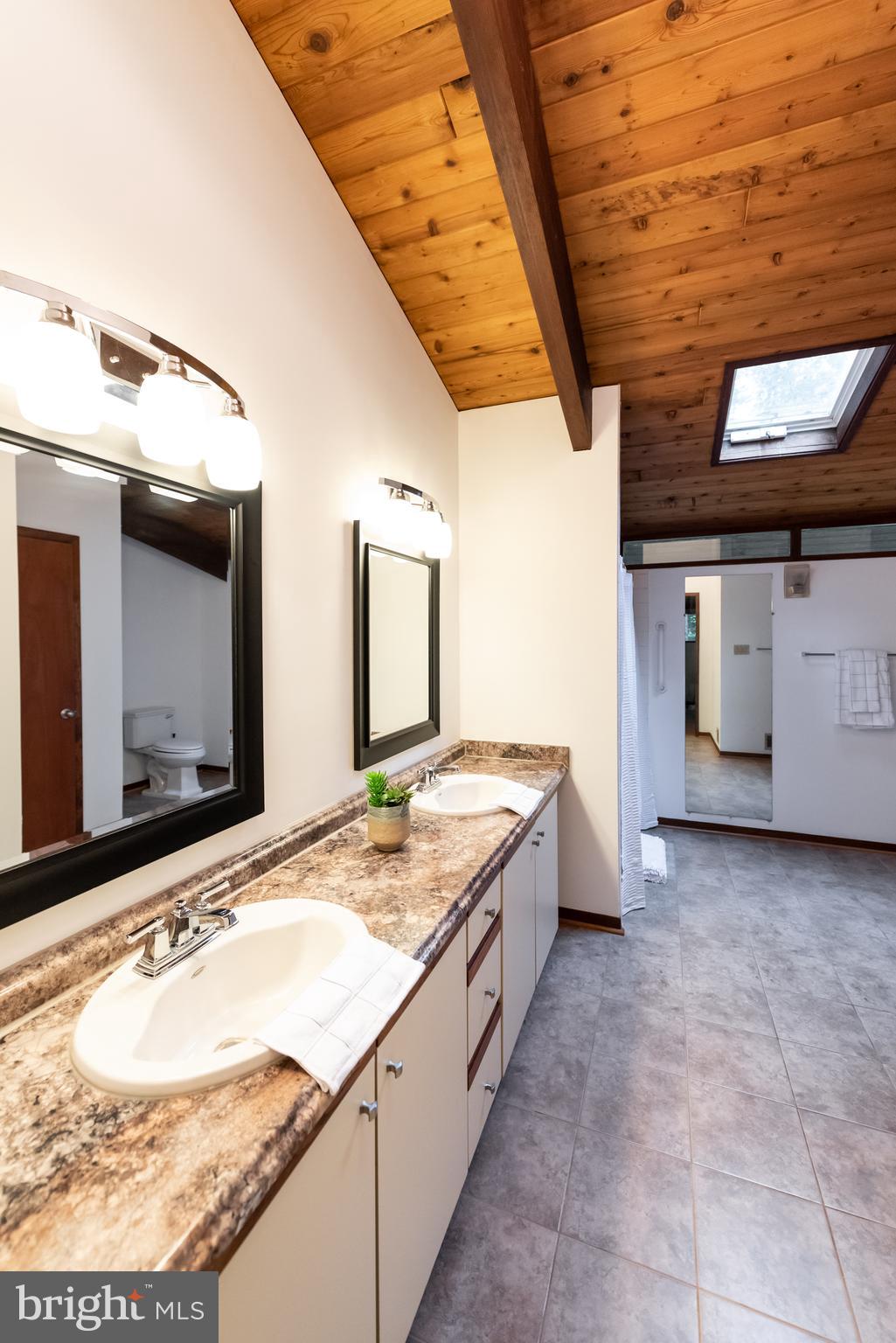 WEDGEWOOD - Residential