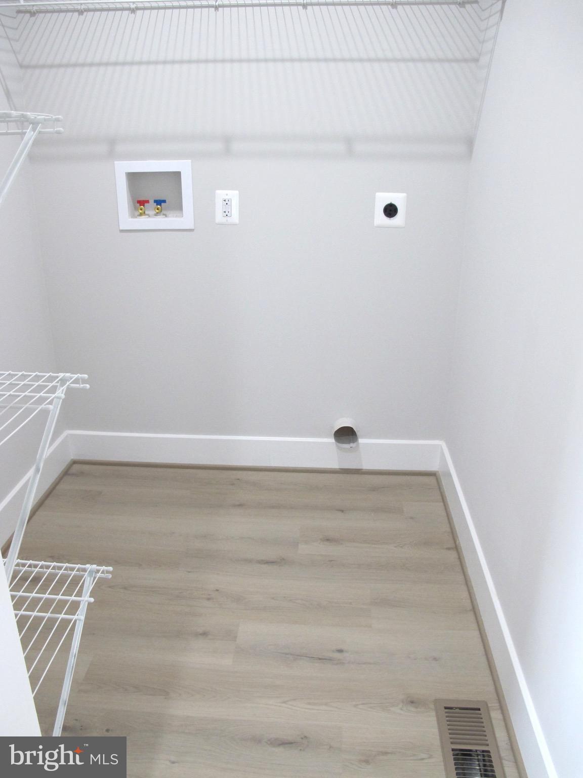 WESTMORELAND SHORES - Residential