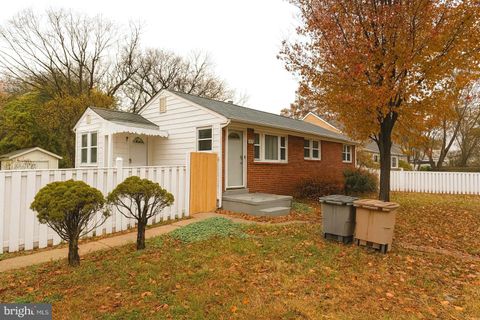 Photo of 402 Horners Lane, ROCKVILLE, MD 20850 (MLS # MDMC2209016)