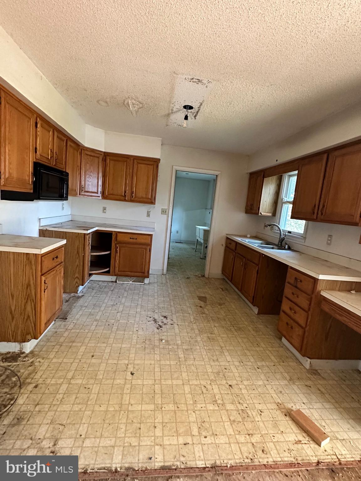 MOUNTAIN VIEW ACRES - Residential