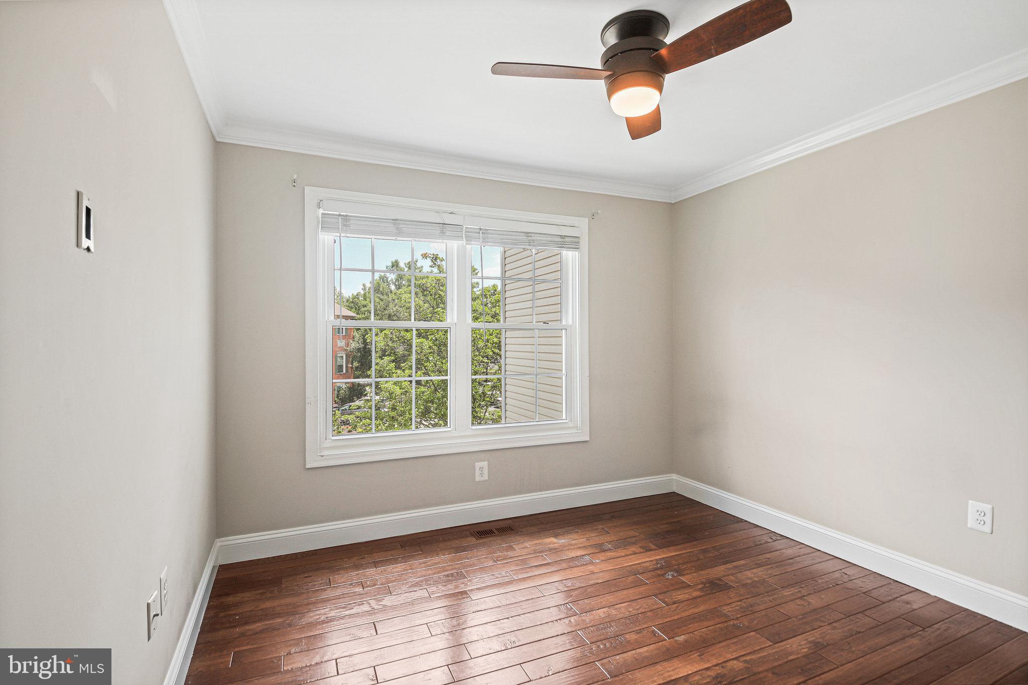 ASHBURN VILLAGE - Residential