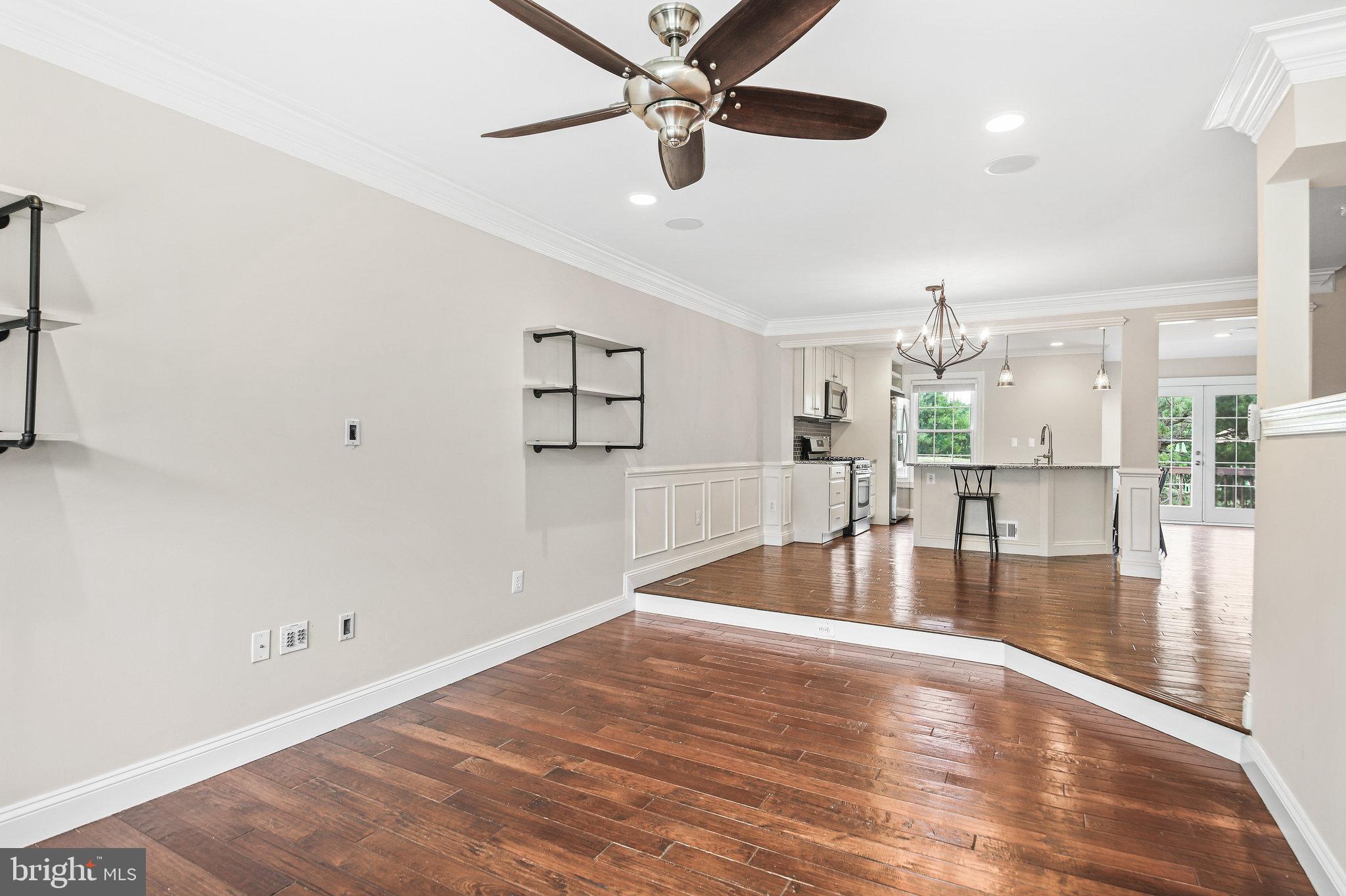 ASHBURN VILLAGE - Residential