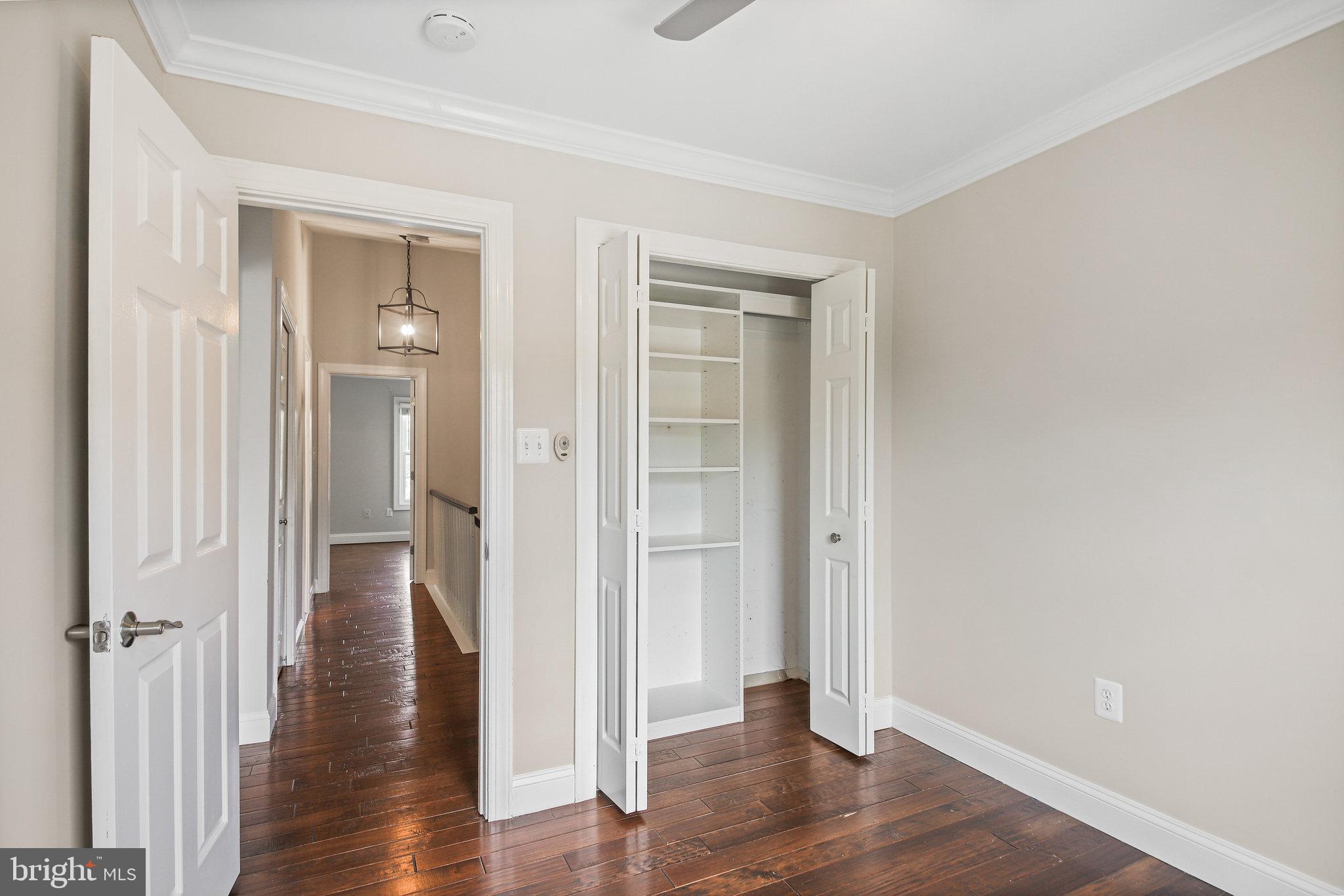 ASHBURN VILLAGE - Residential