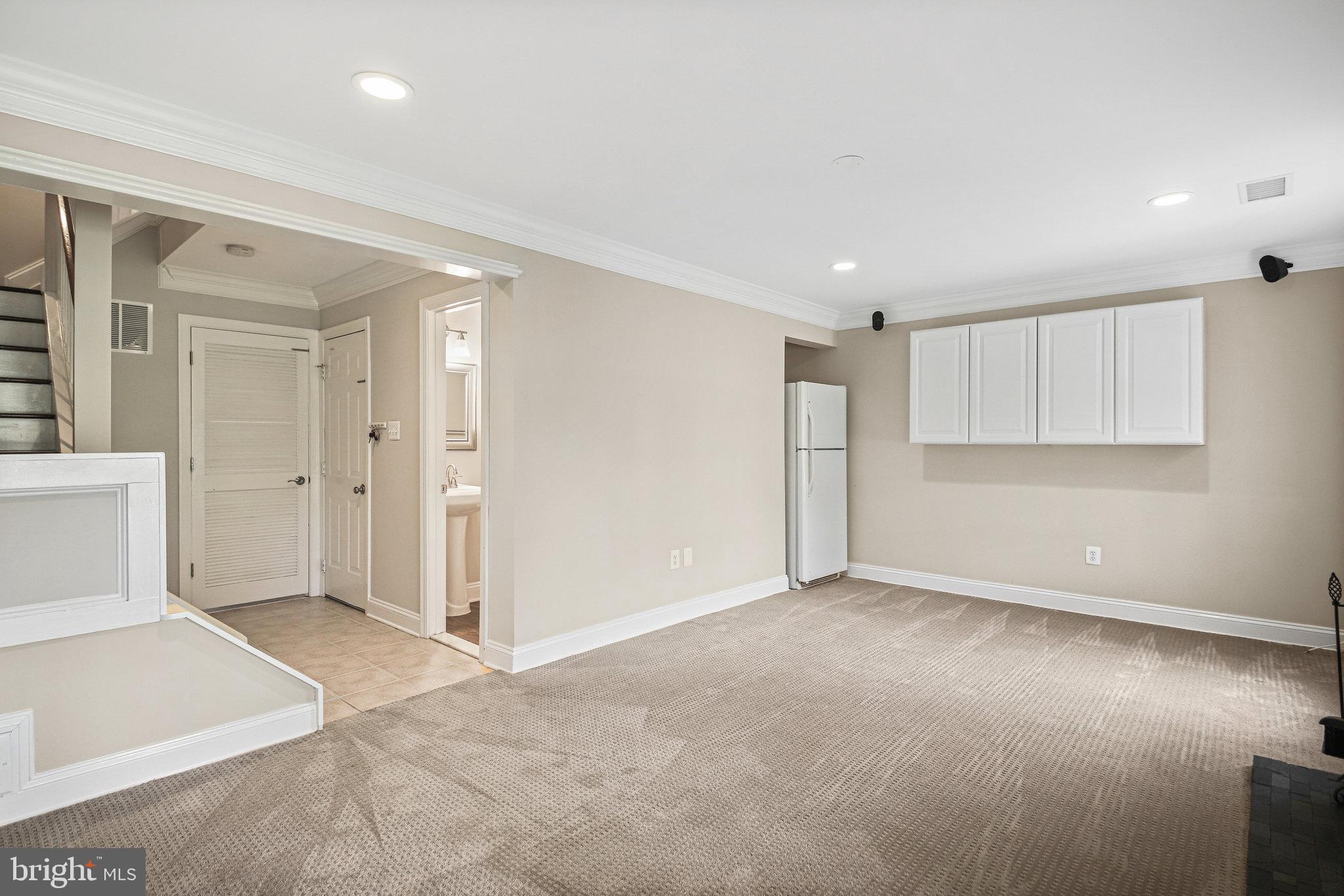 ASHBURN VILLAGE - Residential