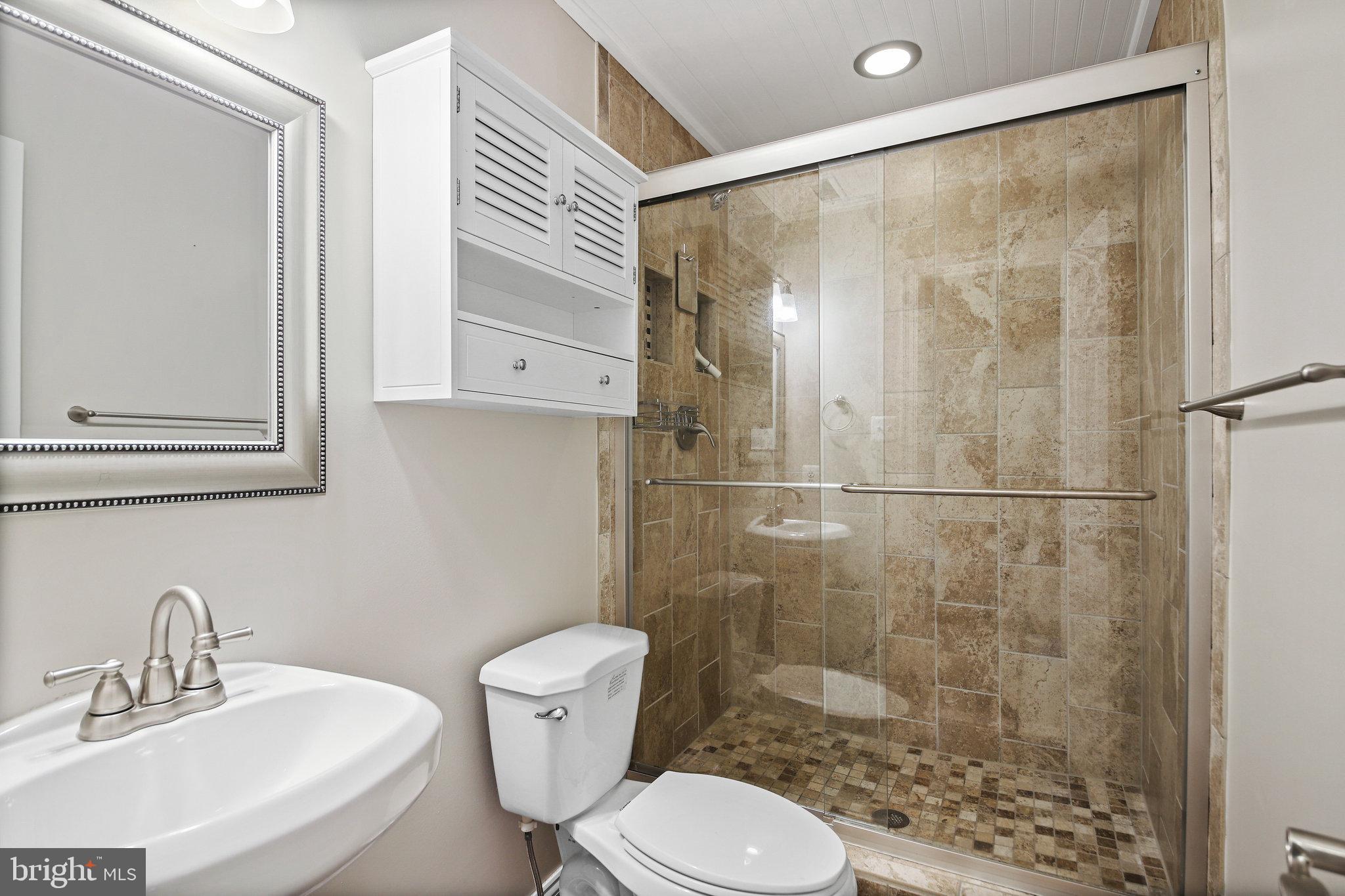 ASHBURN VILLAGE - Residential