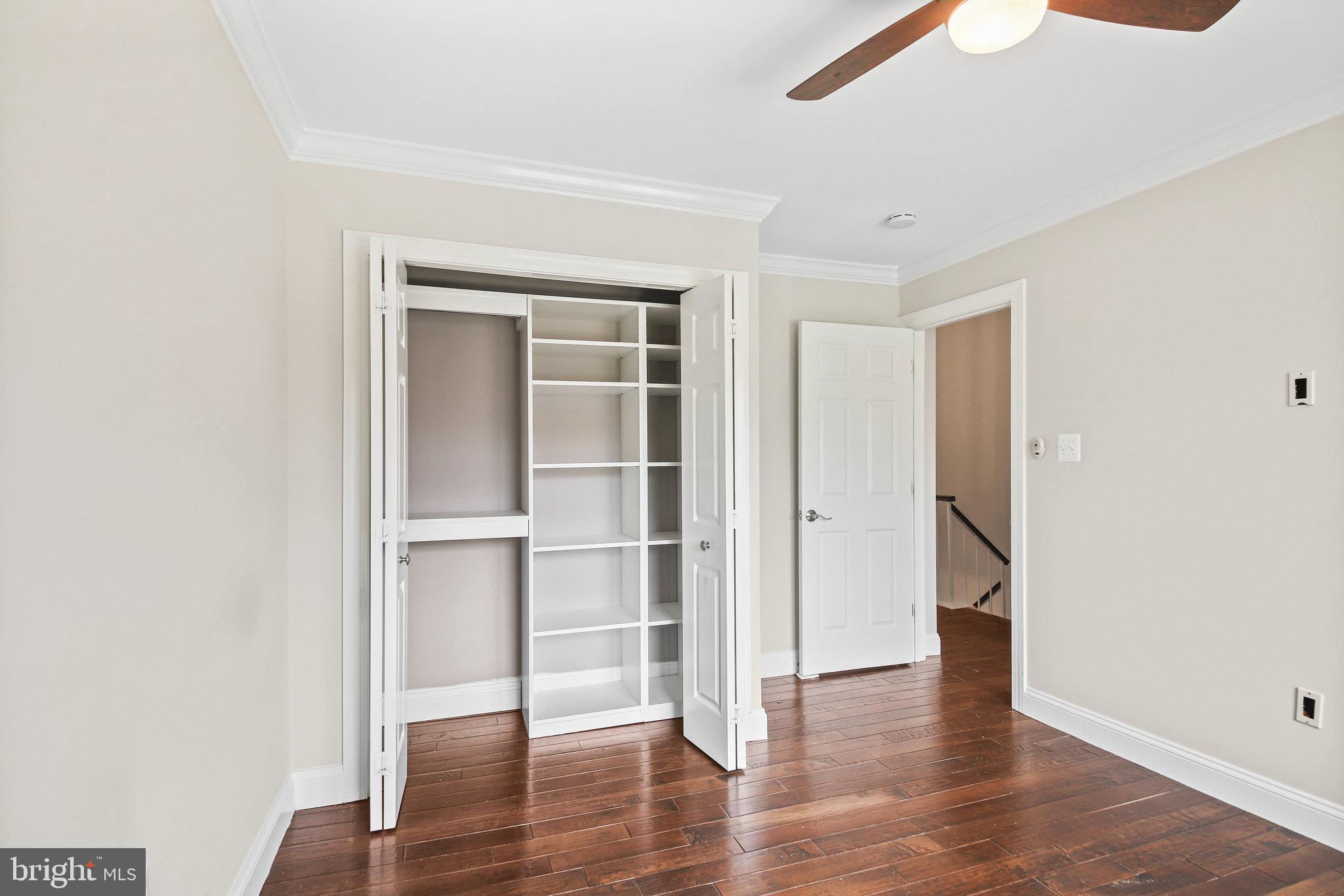 ASHBURN VILLAGE - Residential