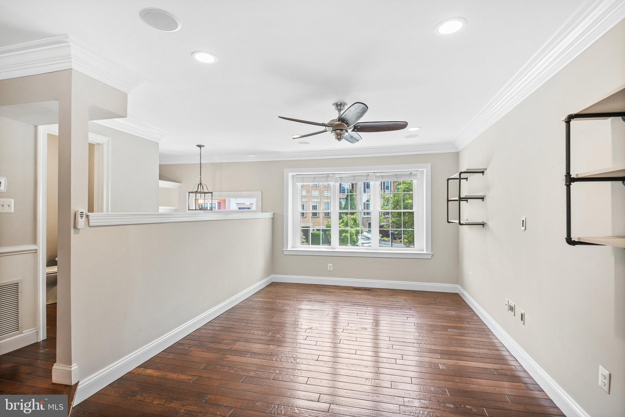 ASHBURN VILLAGE - Residential