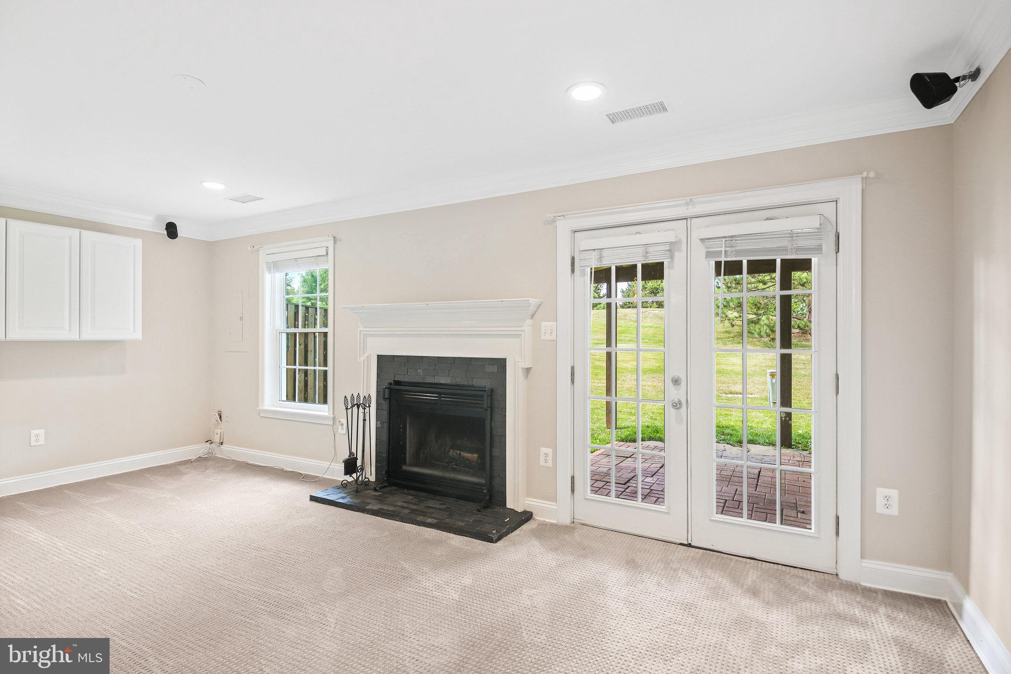 ASHBURN VILLAGE - Residential