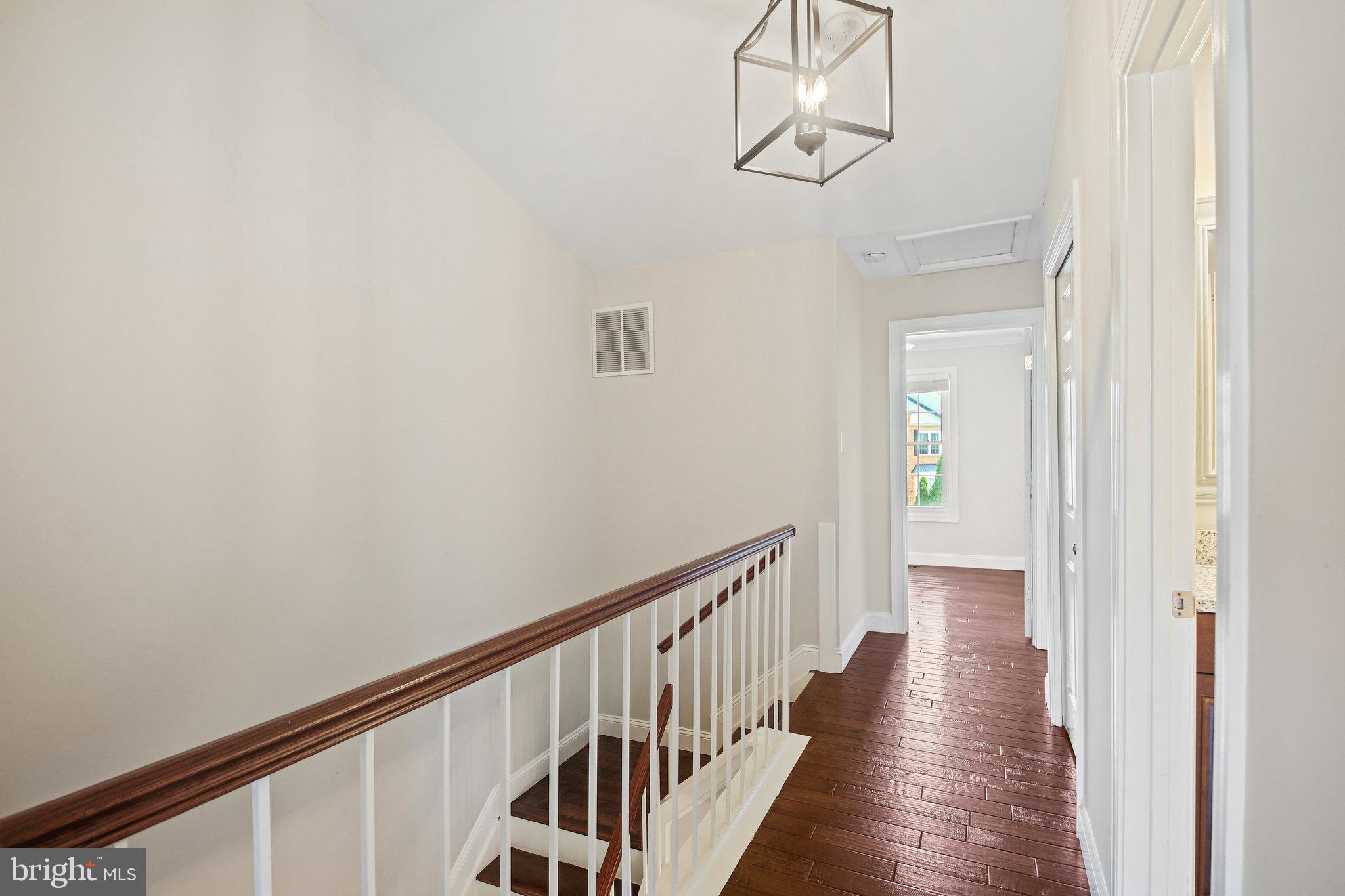 ASHBURN VILLAGE - Residential